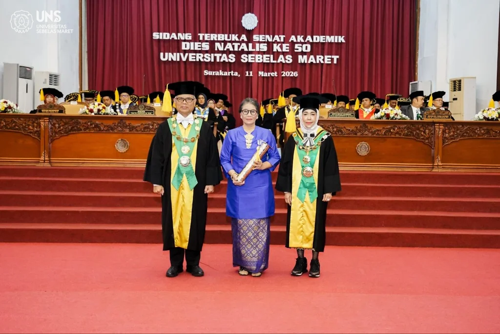 Pimpinan dan Tim Peneliti PUSDI THM UNS